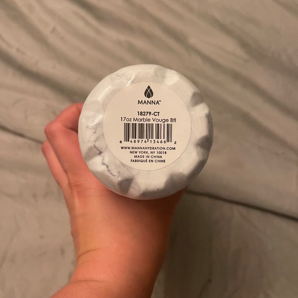 Manna Marble Metal Insulated Water Bottle with Leakproof Cap, 502-mL - Picture 2 of 2